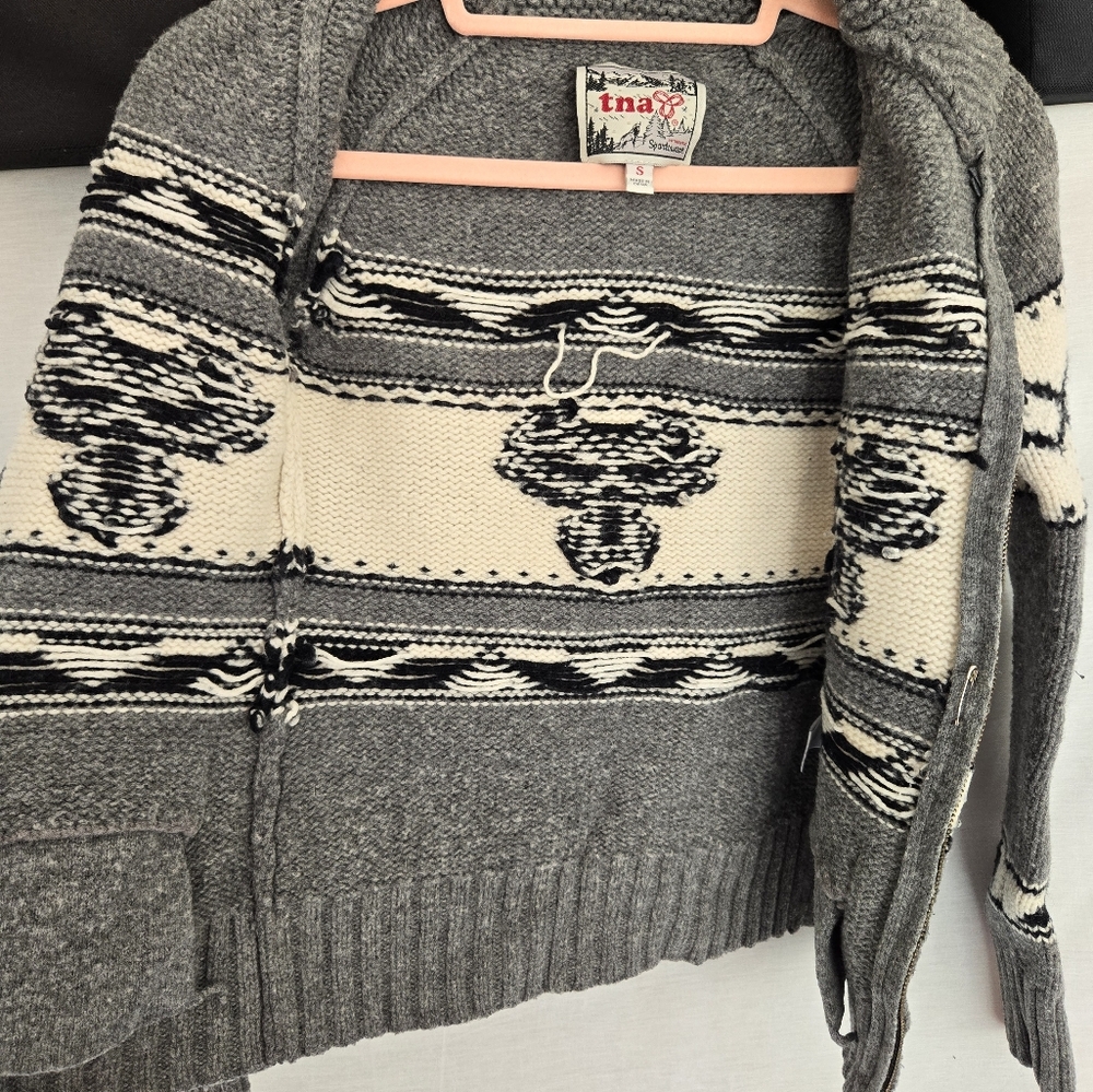 TNA Classic Knit Zip up sweater - Picture 8 of 12